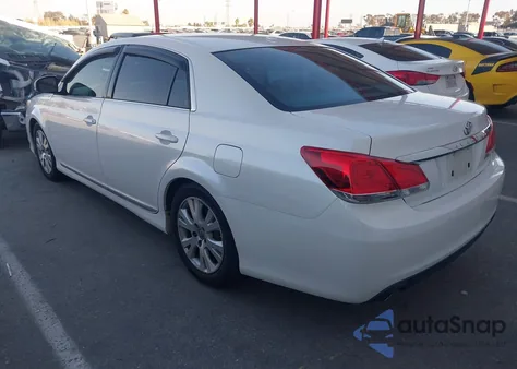 2011 Toyota Avalon z USA, uszkodzony, nr VIN 4T1BK3DB8BU372998
